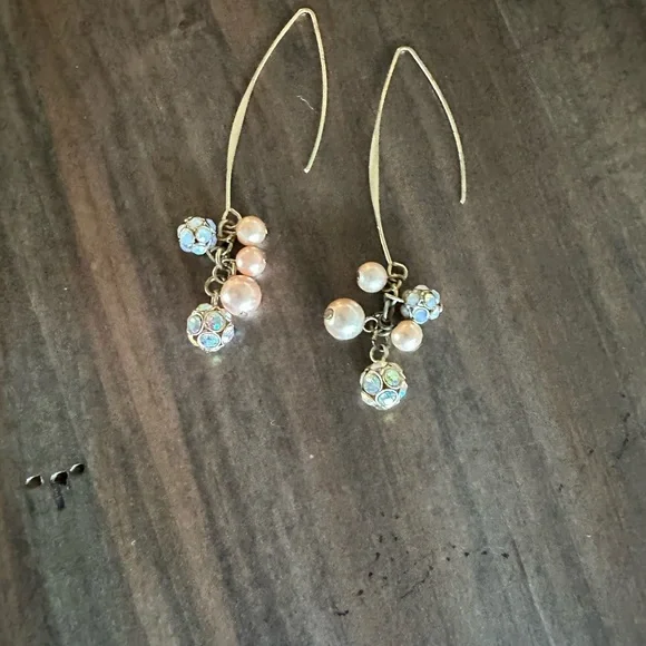 Cache Golden Rhinestone Earrings - Picture 2 of 6